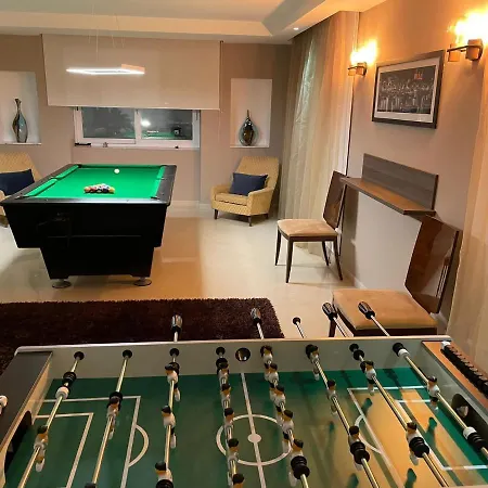 Oasis, A Modern Stylish In Villa Attard