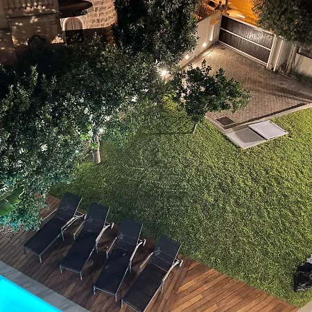 Oasis, A Modern Stylish In Villa